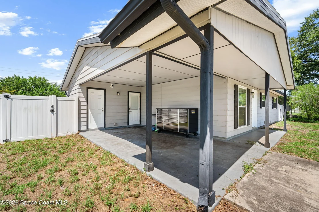 Photo of 790 Bianca Drive NE