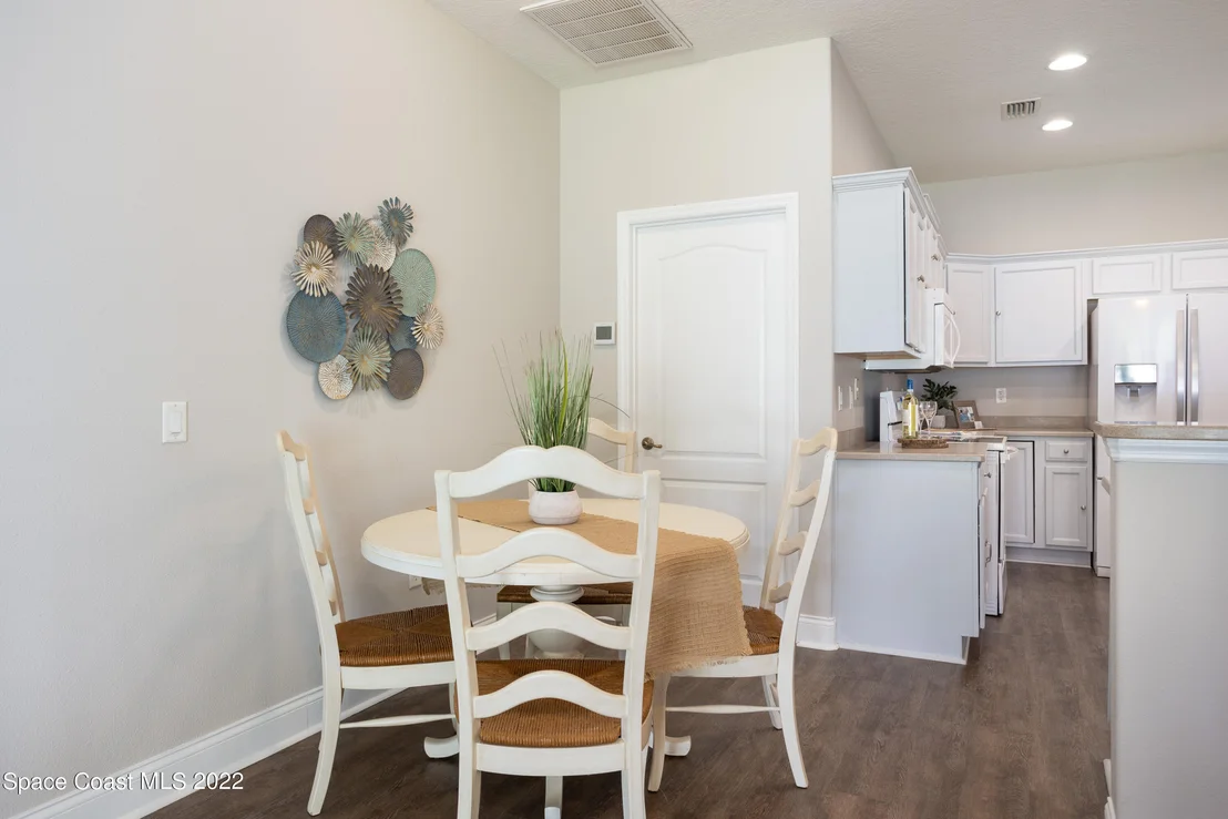 Photo of 1660 Bridgeport Circle
