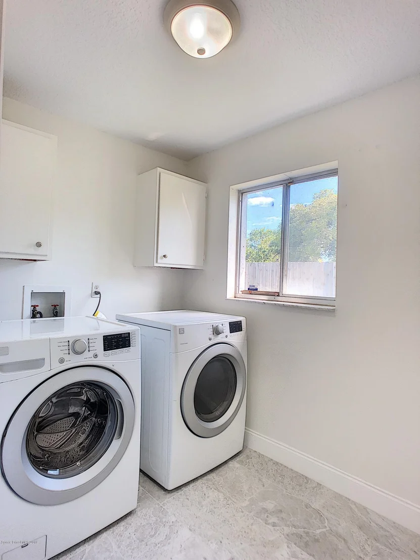 Photo of 3045 Ontario Circle W