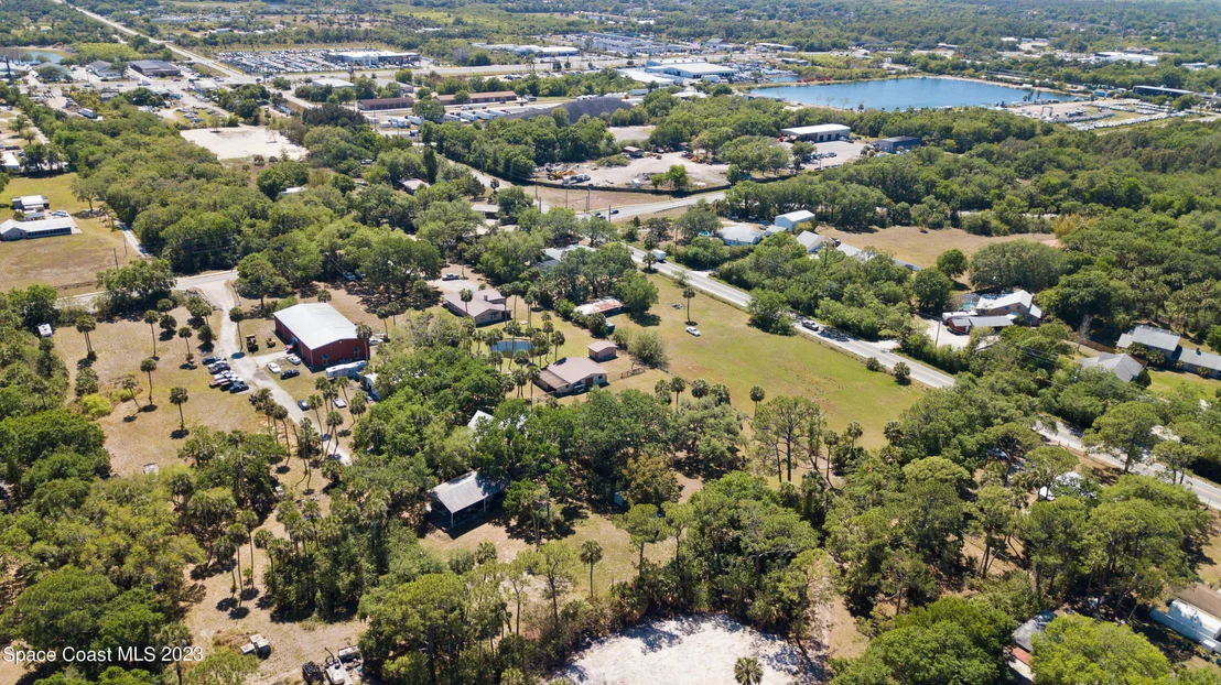 Photo of 2490 Lake Drive