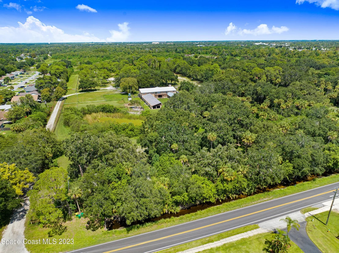 Photo of 2150 Lake Drive