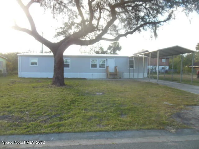 Photo of 335 Maplewood Boulevard