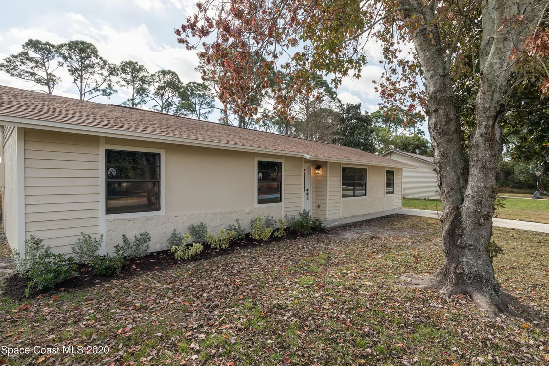 Photo of 6387 Hudson Road