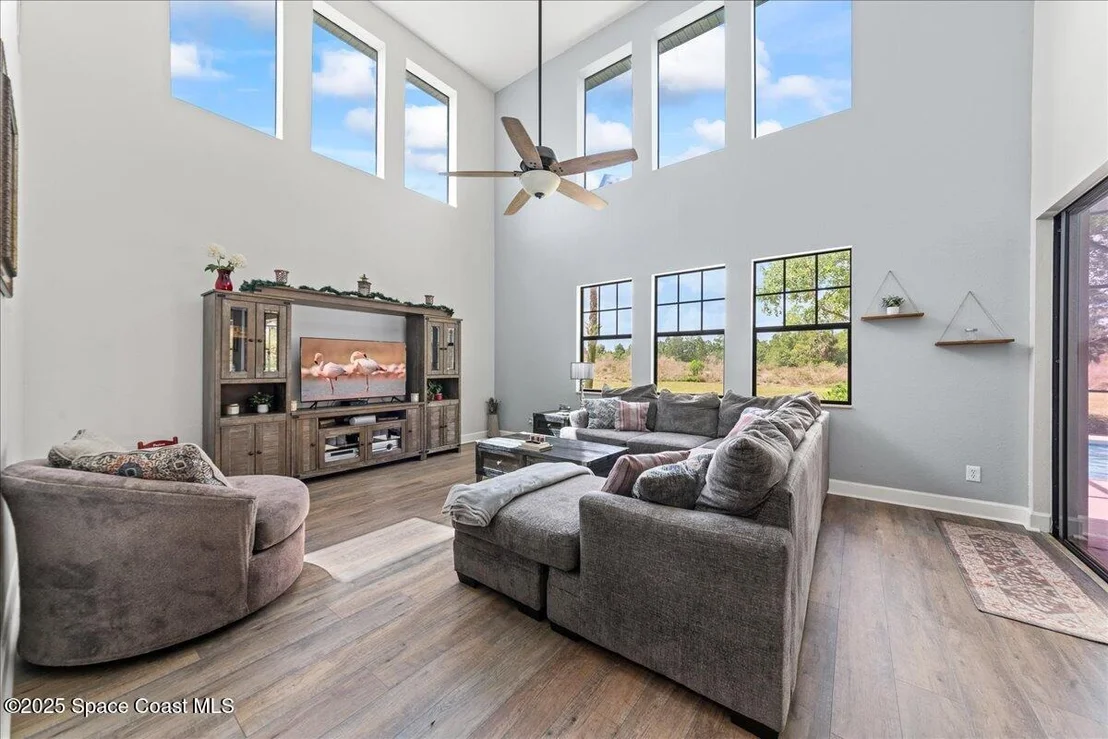 Photo of 2100 Windbrook Drive SE