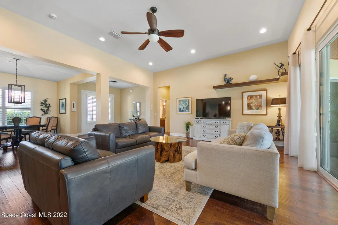 Photo of 130 7th Avenue