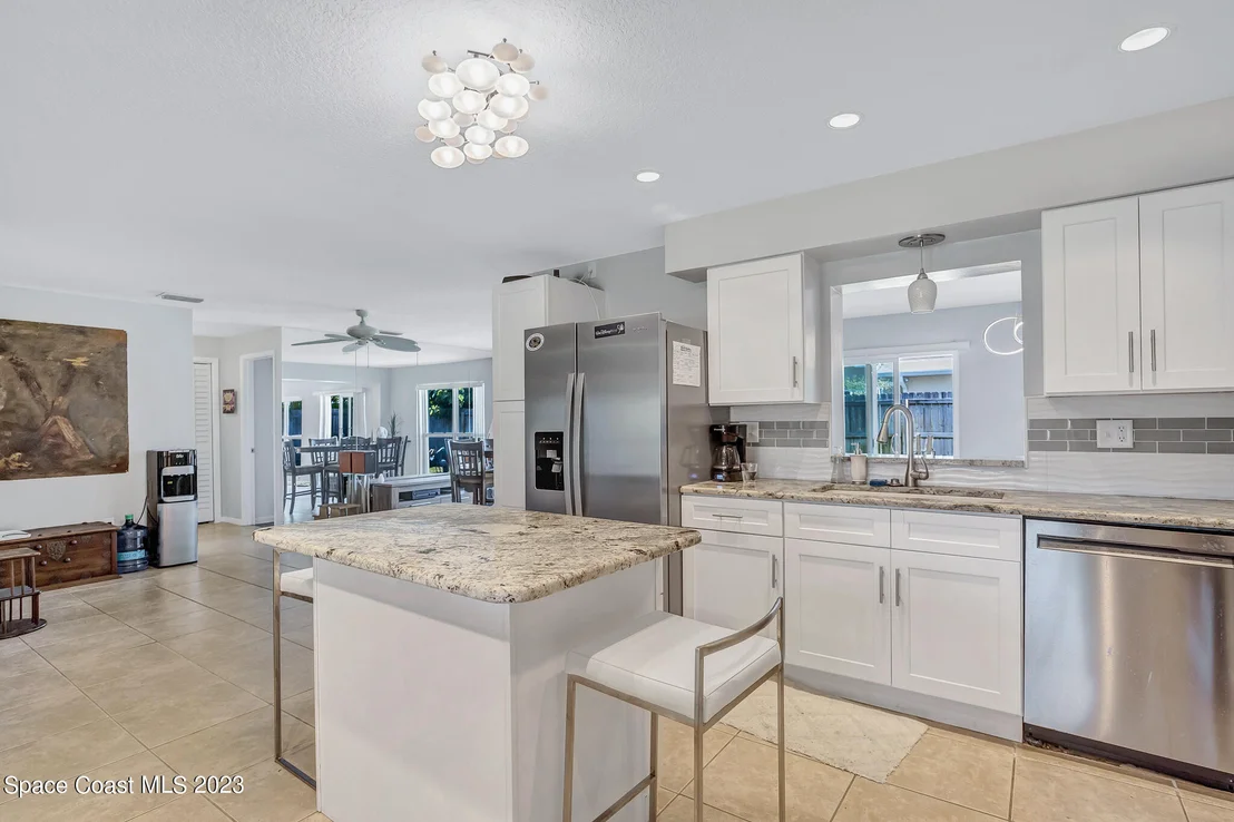 Photo of 380 Bahama Drive