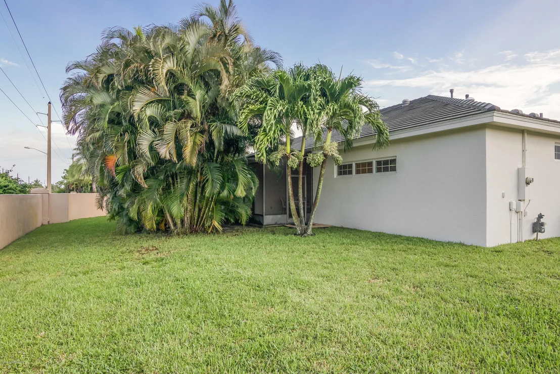 Photo of 1660 Canterbury Drive