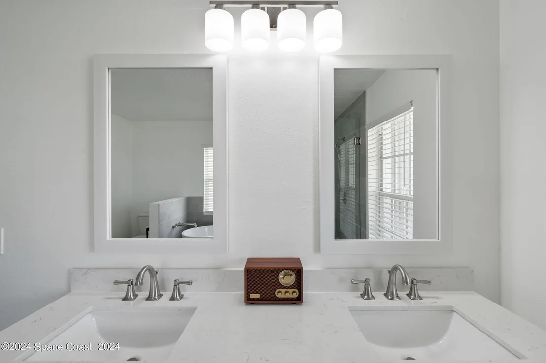 Photo of 1049 Jacaranda Circle