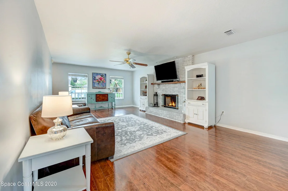 Photo of 892 Spirea Drive