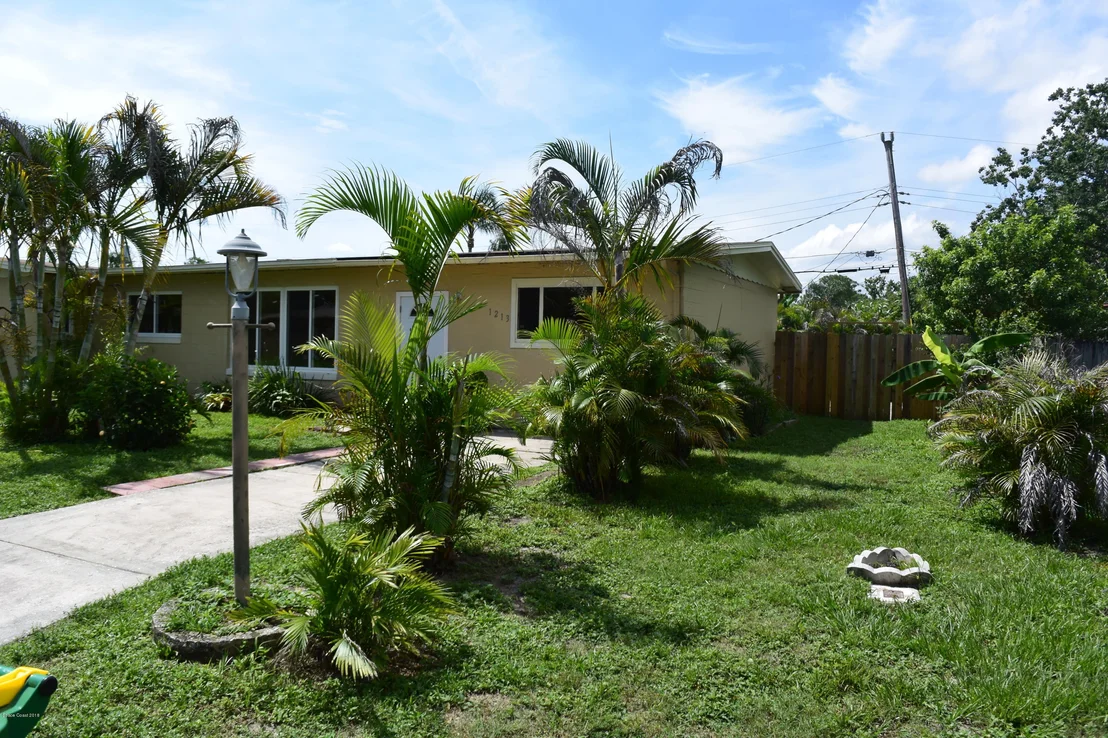 Photo of 1213 Myrtle Lane