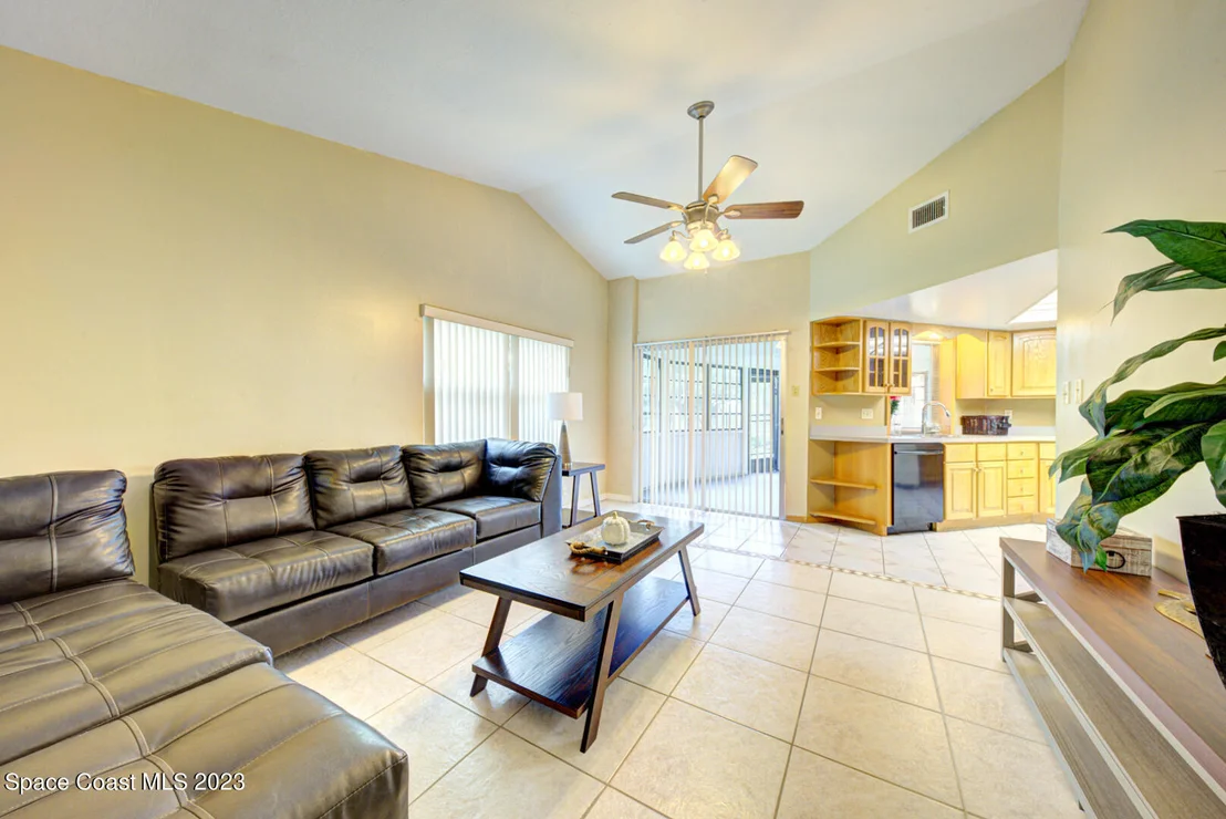 Photo of 1802 Fallon Boulevard NE