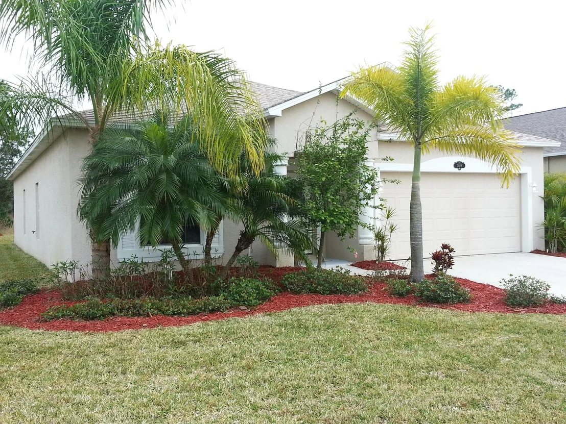 Photo of 2078 Maeve Circle