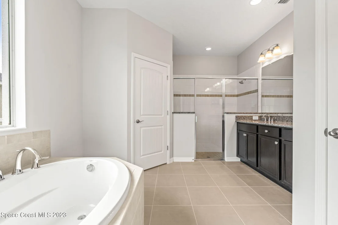 Photo of 8100 Lucent Court