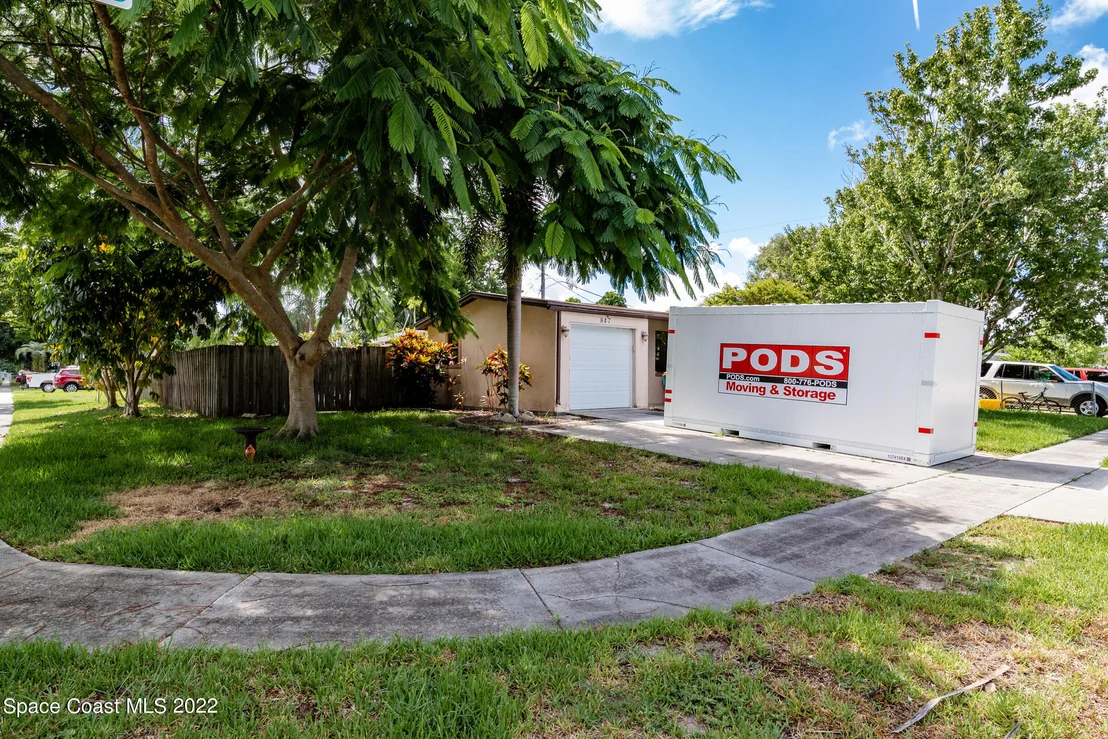 Photo of 847 Clarke Avenue