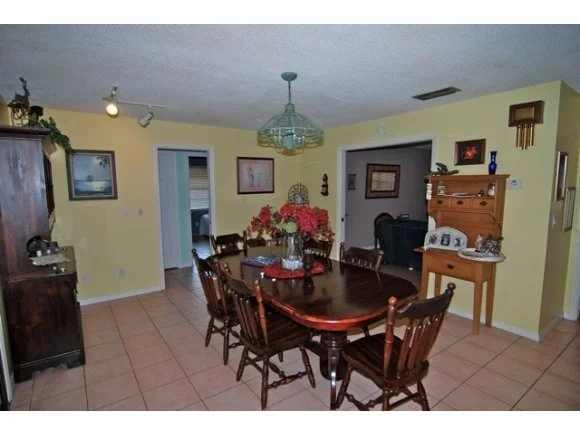 Photo of 1865 Oakwood