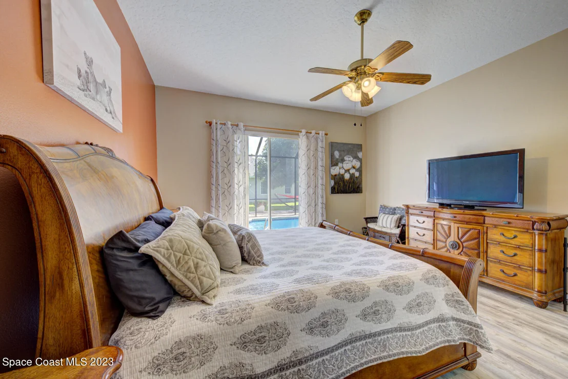 Photo of 1061 Meadowbrook Road NE