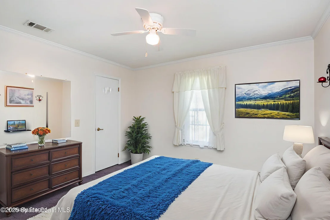 Photo of 6980 Bright Avenue