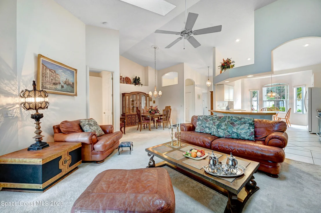 Photo of 368 Renaissance Avenue
