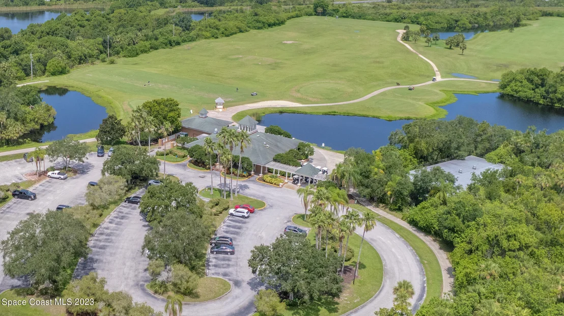 Photo of 844 Chatsworth Drive