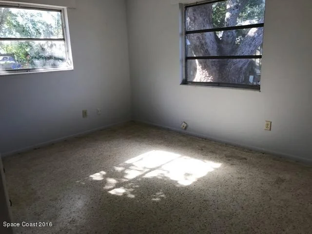 Photo of 2887 Rouen Avenue