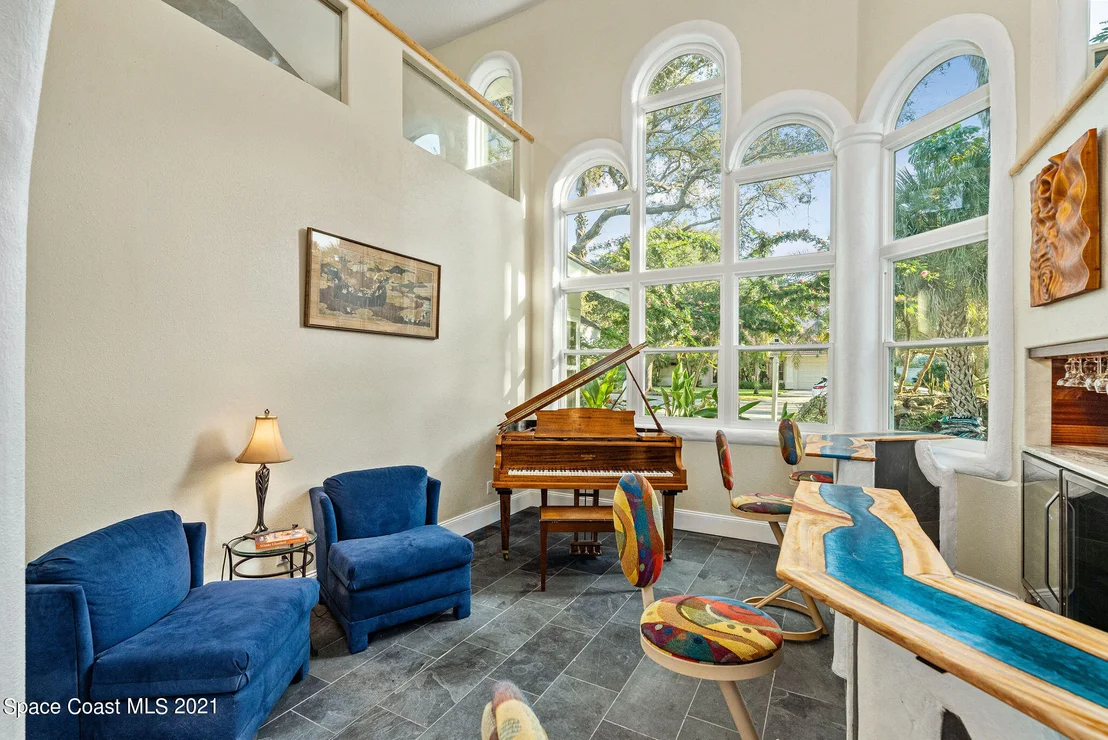 Photo of 472 Peregrine Drive