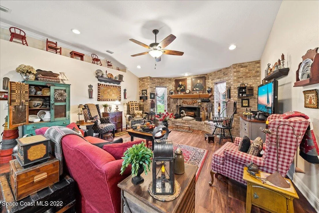 Photo of 2372 Woodfield Circle