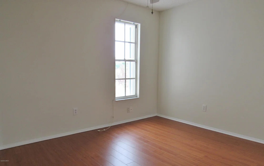 Photo of 975 Wateroak Drive NE