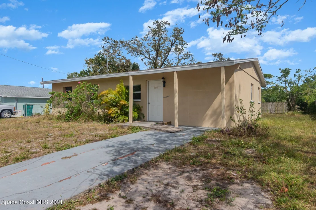 Photo of 2214 Warwick Road