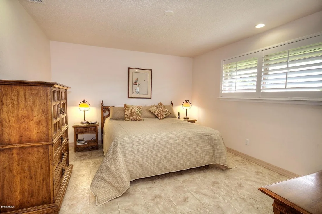 Photo of 212 Chalet Avenue
