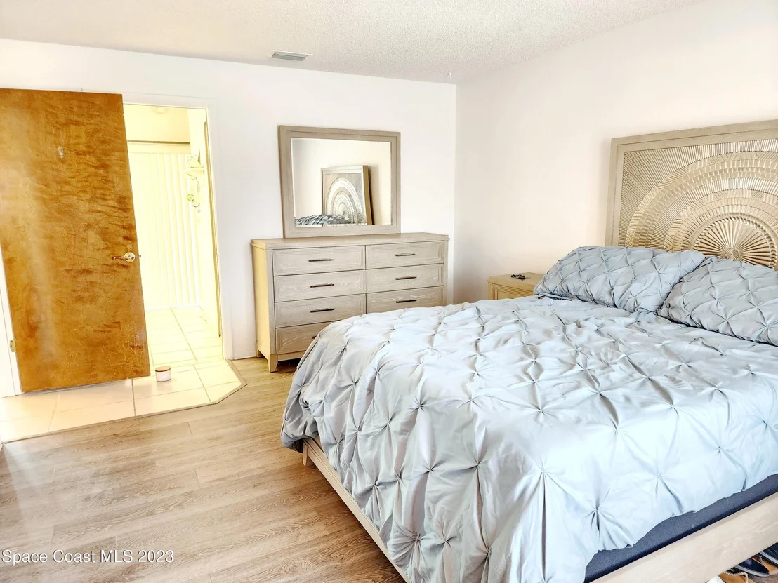 Photo of 2777 Nobility Avenue