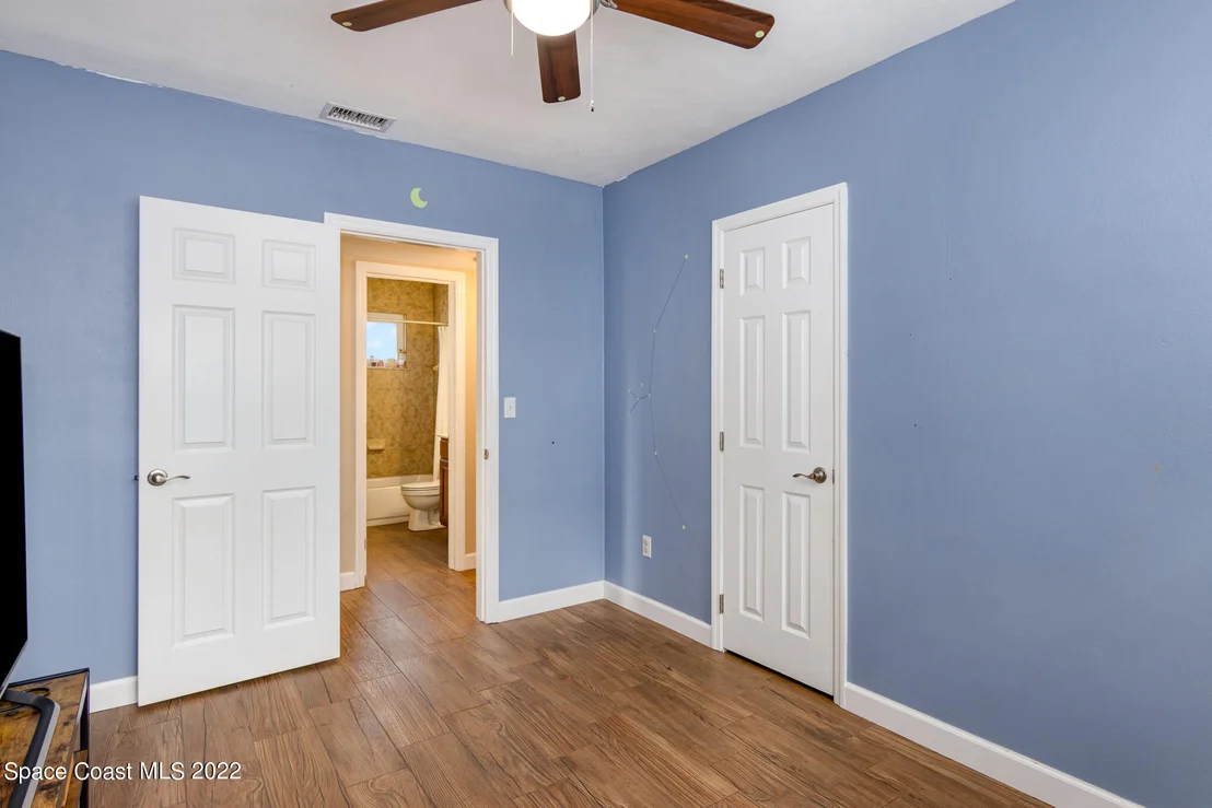 Photo of 831 Glenmore Circle