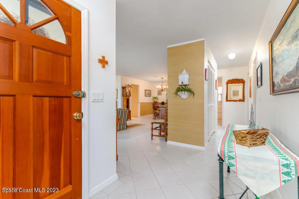 Photo of 2115 S River Road