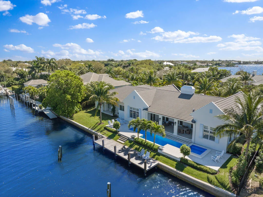 Photo of 501 River Drive