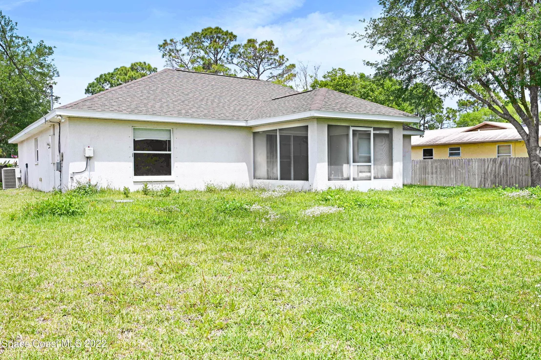 Photo of 1320 Rascal Street SE