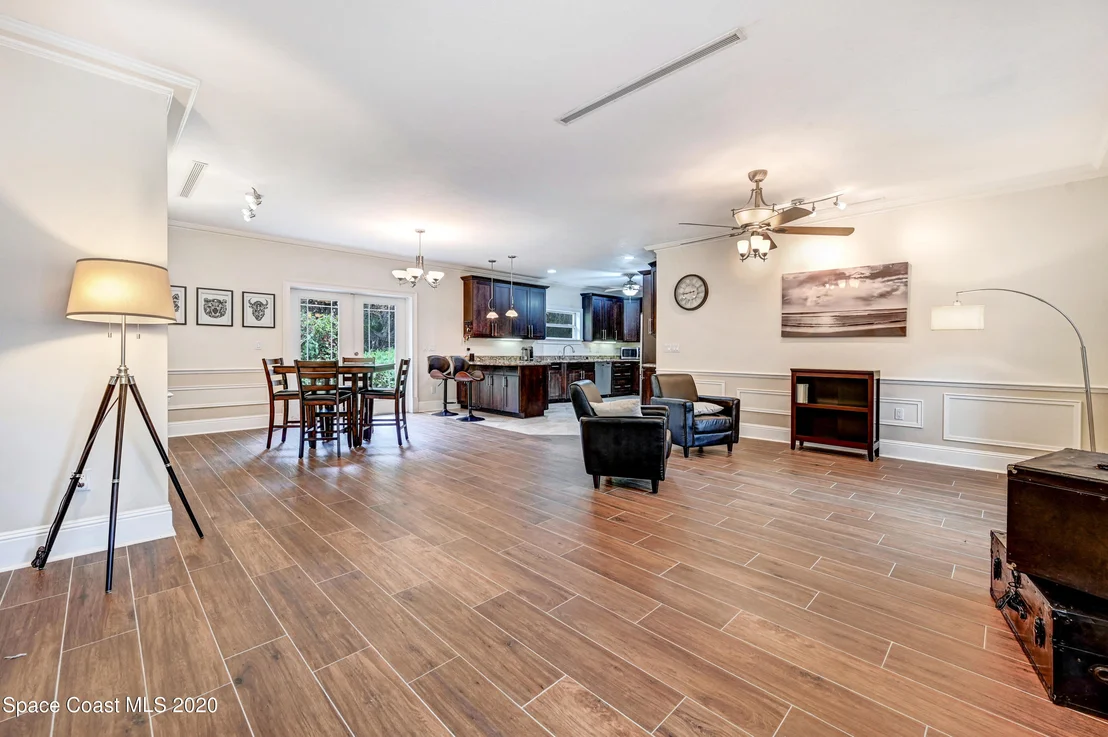 Photo of 6420 South Drive