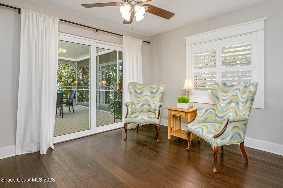 Photo of 844 W Whitmire Drive