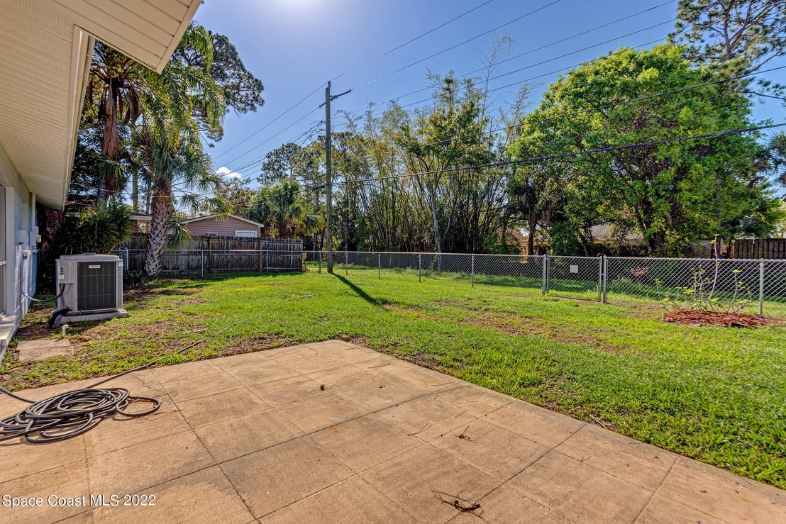 Photo of 877 Westport Drive