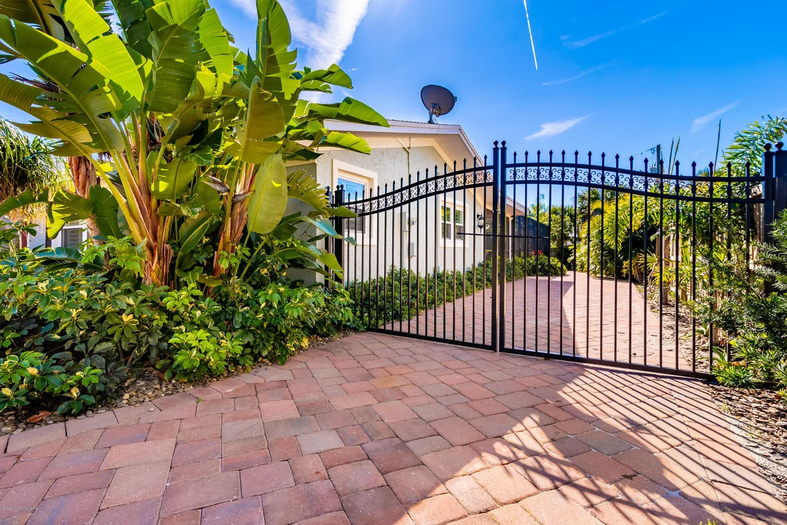 Photo of 413 Riverview Lane
