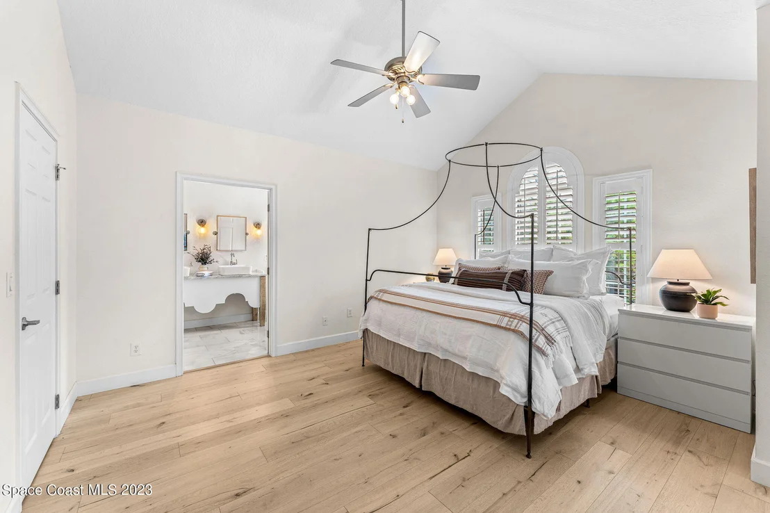 Photo of 5595 Willoughby Drive