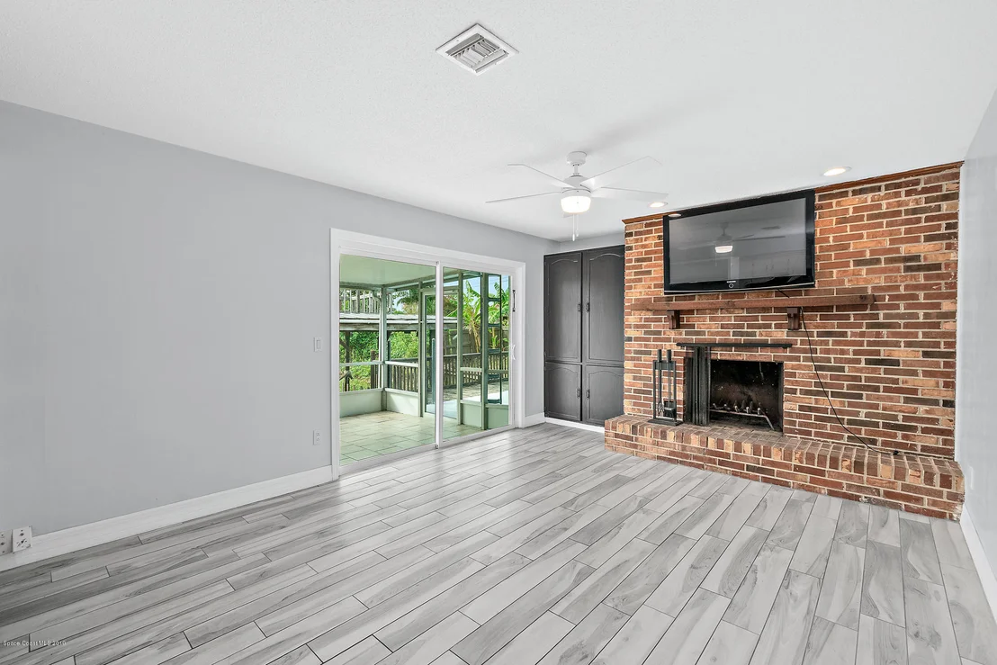 Photo of 818 Heron Road