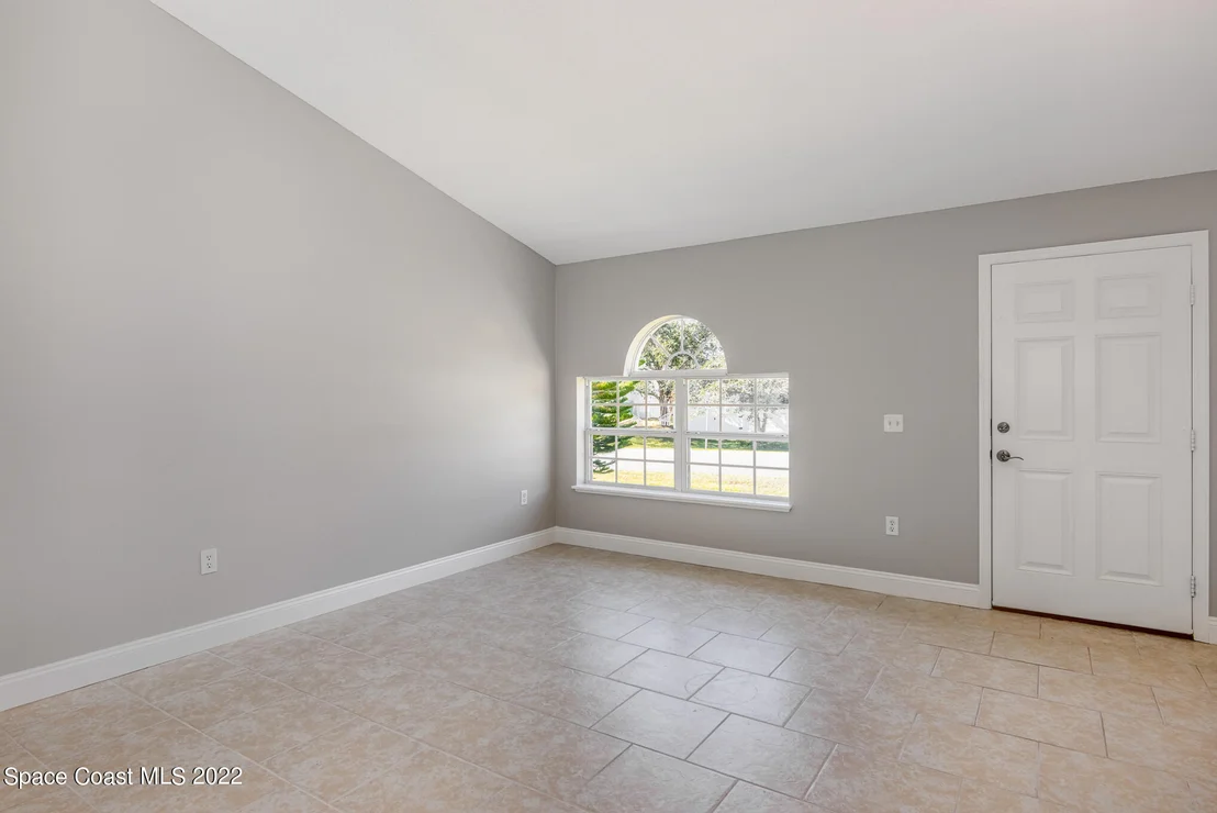 Photo of 1815 Dragon Road SE