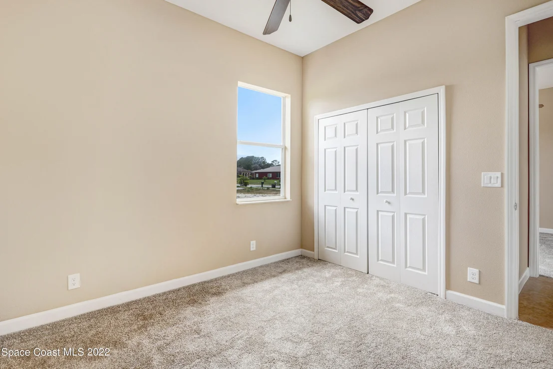 Photo of 1601 Eldron Boulevard SE