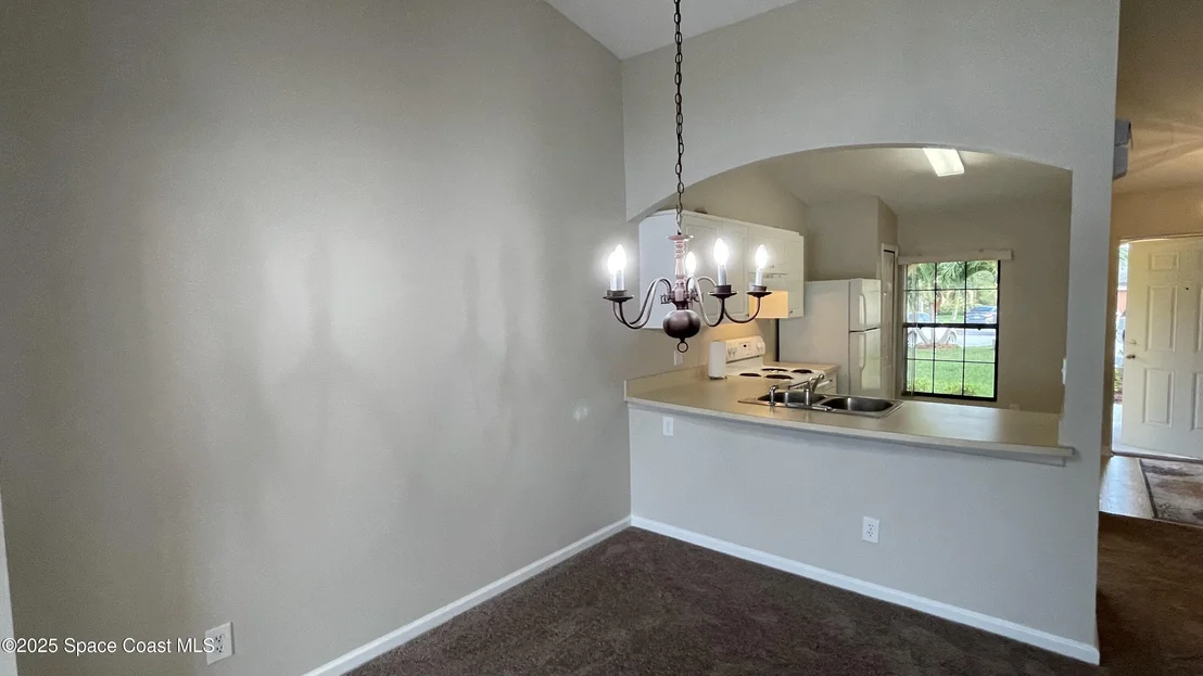 Photo of Unit 103 at 975 Luminary Circle