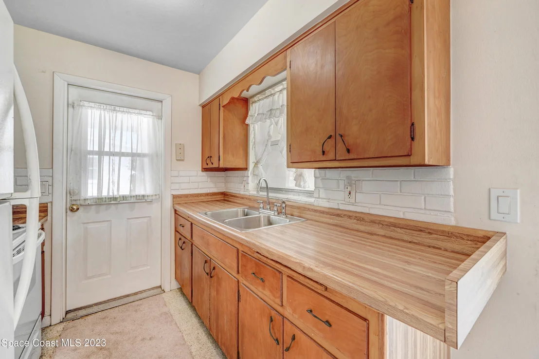 Photo of 1359 Ashwood Drive