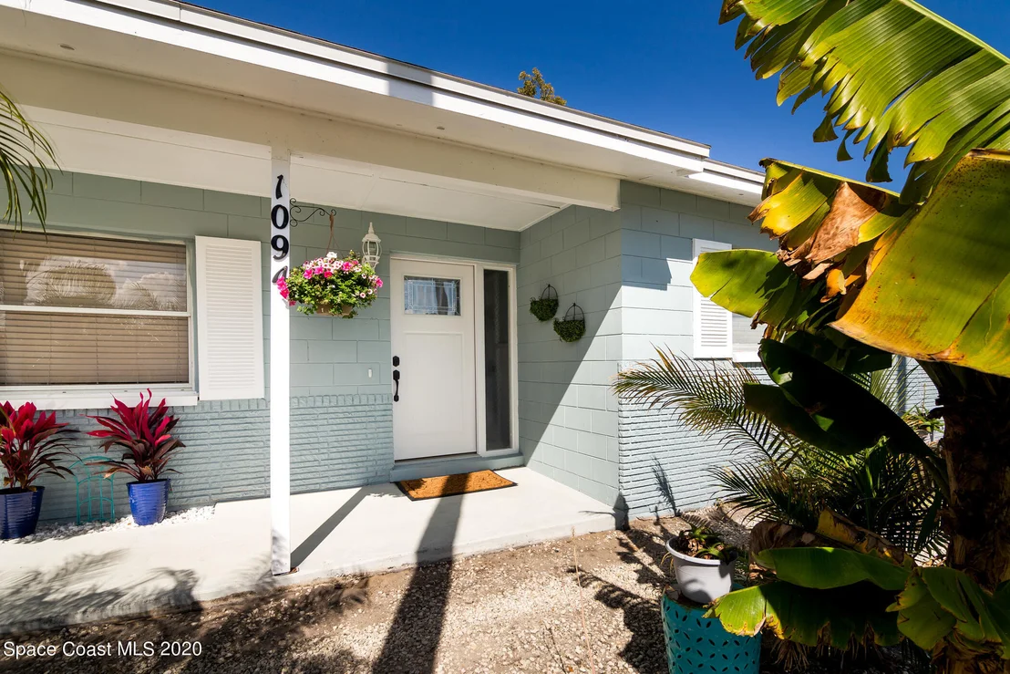 Photo of 1094 Madrid Road
