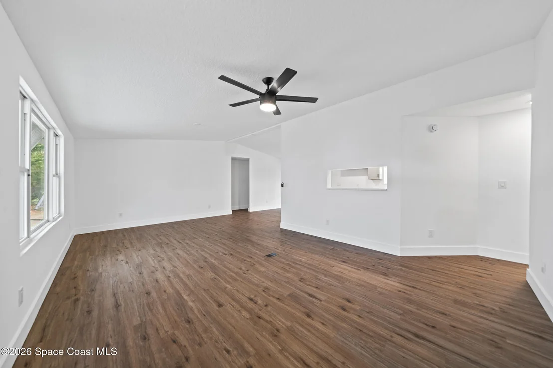 Photo of 935 Falcon Drive