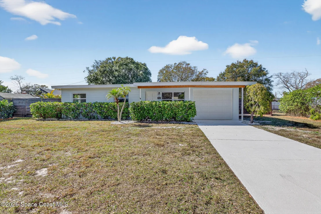 Photo of 1932 Cedarwood Drive