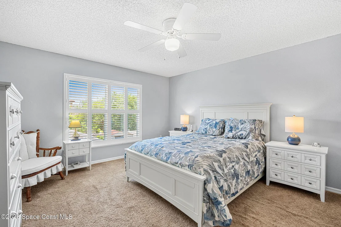 Photo of 1161 White Oak Circle