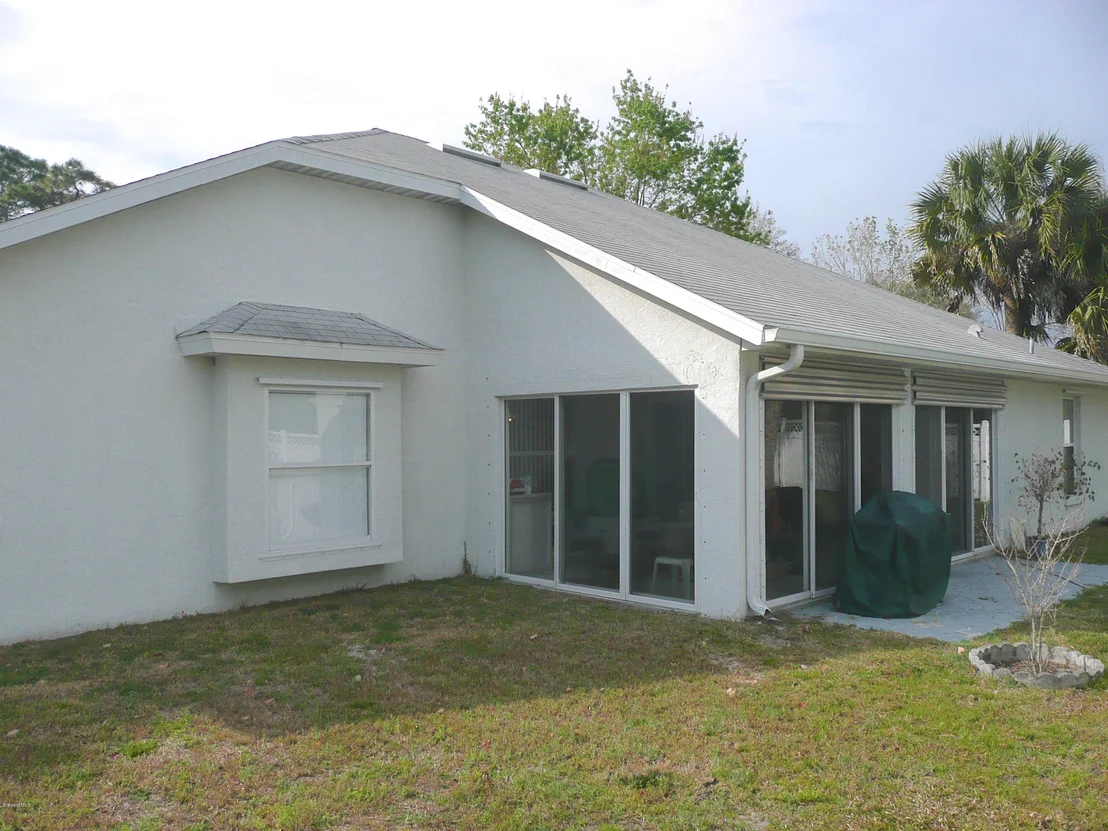 Photo of 435 NW Commodore Avenue