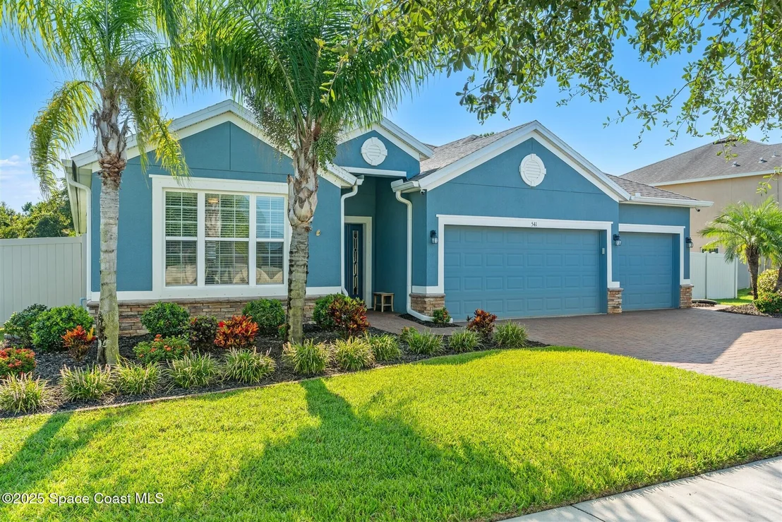 Photo of 541 Stonebriar Drive